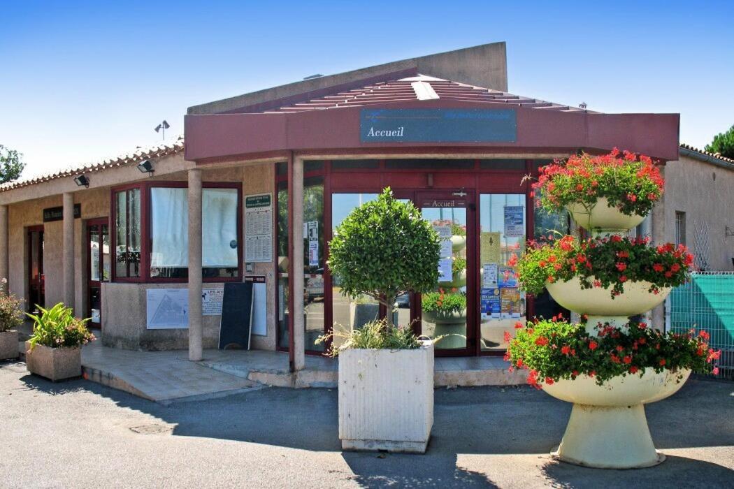 拉诺维勒港 Le Soleou酒店 外观 照片